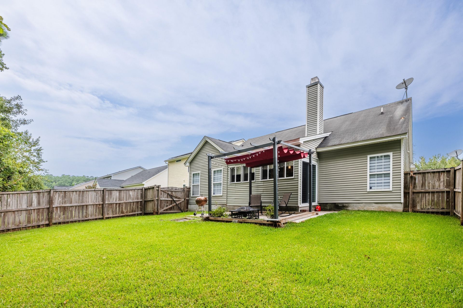 270 Avonshire Drive Photo 22