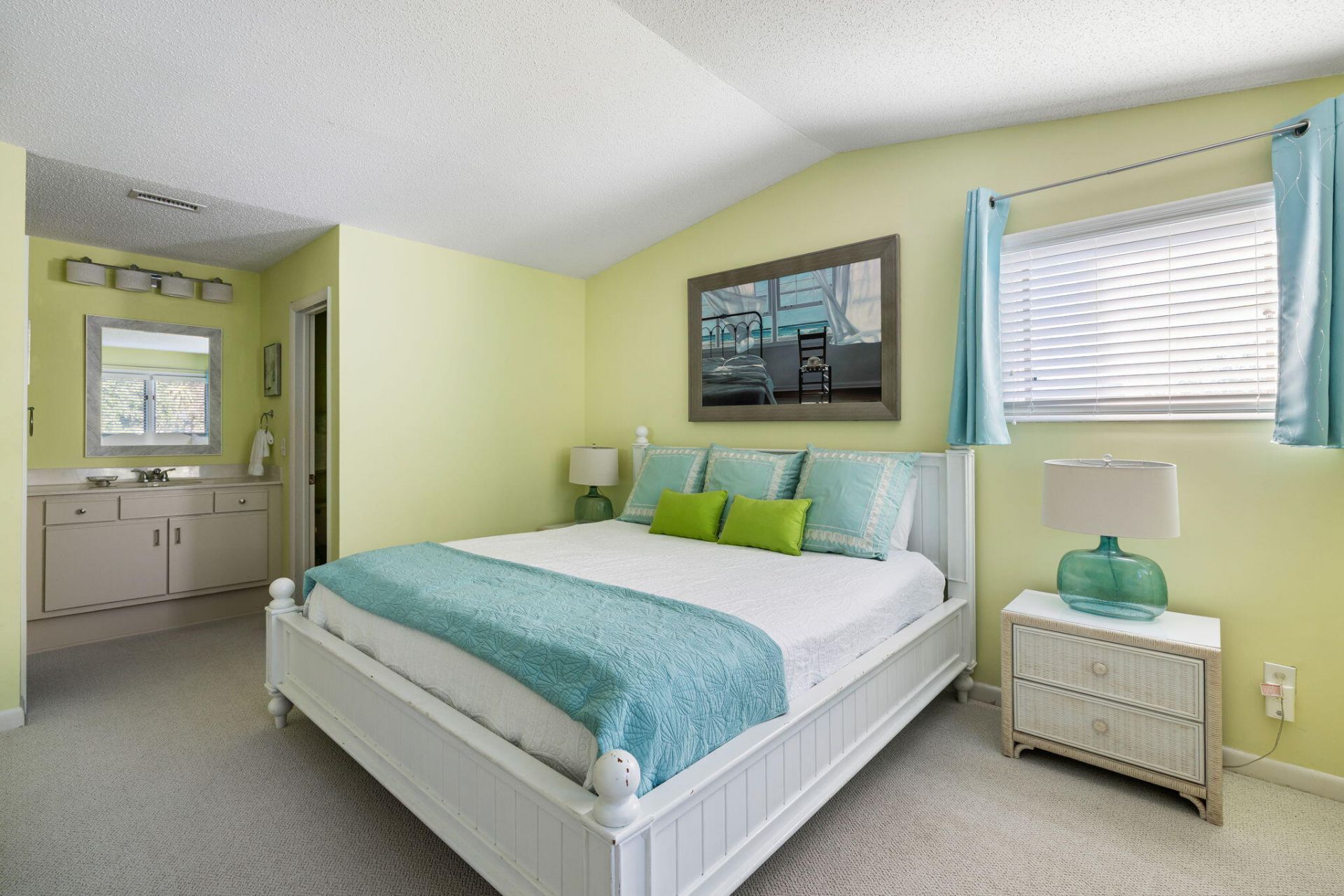 304 Yacht Harbor Court Photo 14