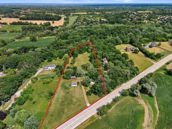5543 38 HIGHWAY, Caledonia, WI 53108