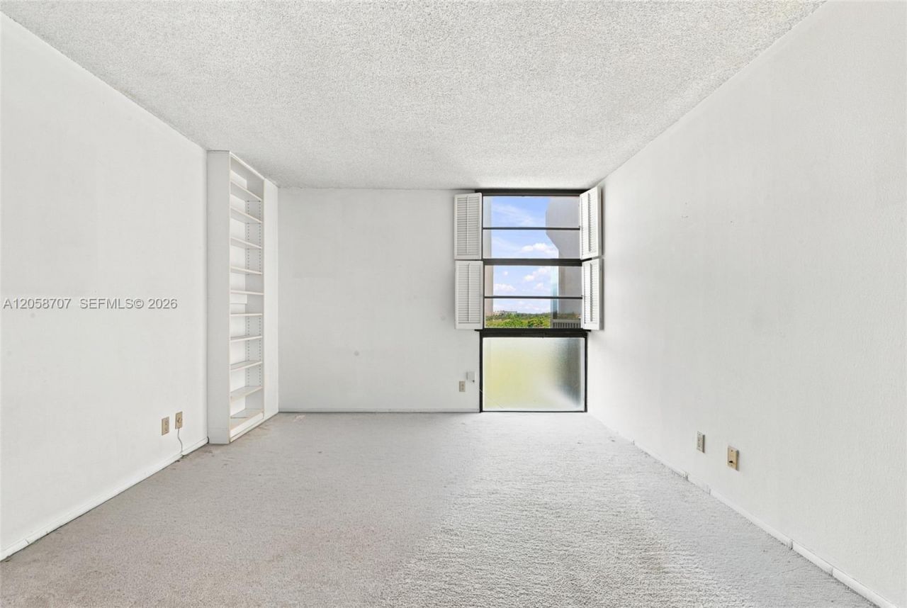 3401 N Country Club Dr , Unit 804, Aventura, FL 33180 Photo