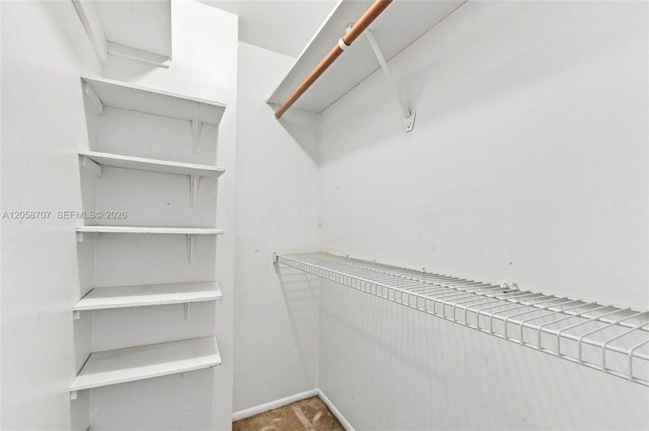 3401 N Country Club Dr , Unit 804, Aventura, FL 33180 Photo