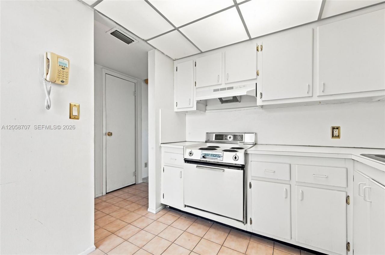 3401 N Country Club Dr , Unit 804, Aventura, FL 33180 Photo