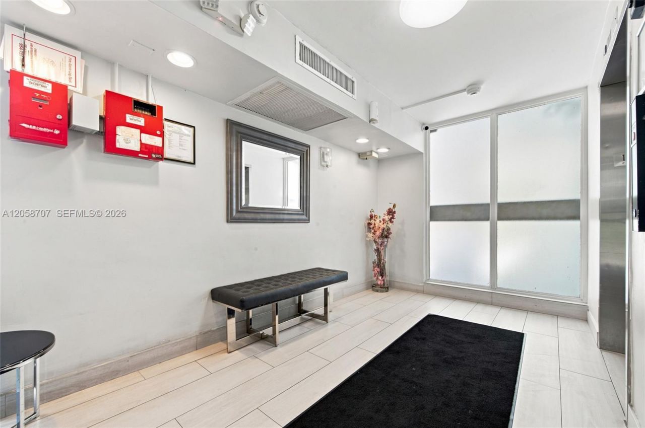 3401 N Country Club Dr , Unit 804, Aventura, FL 33180 Photo
