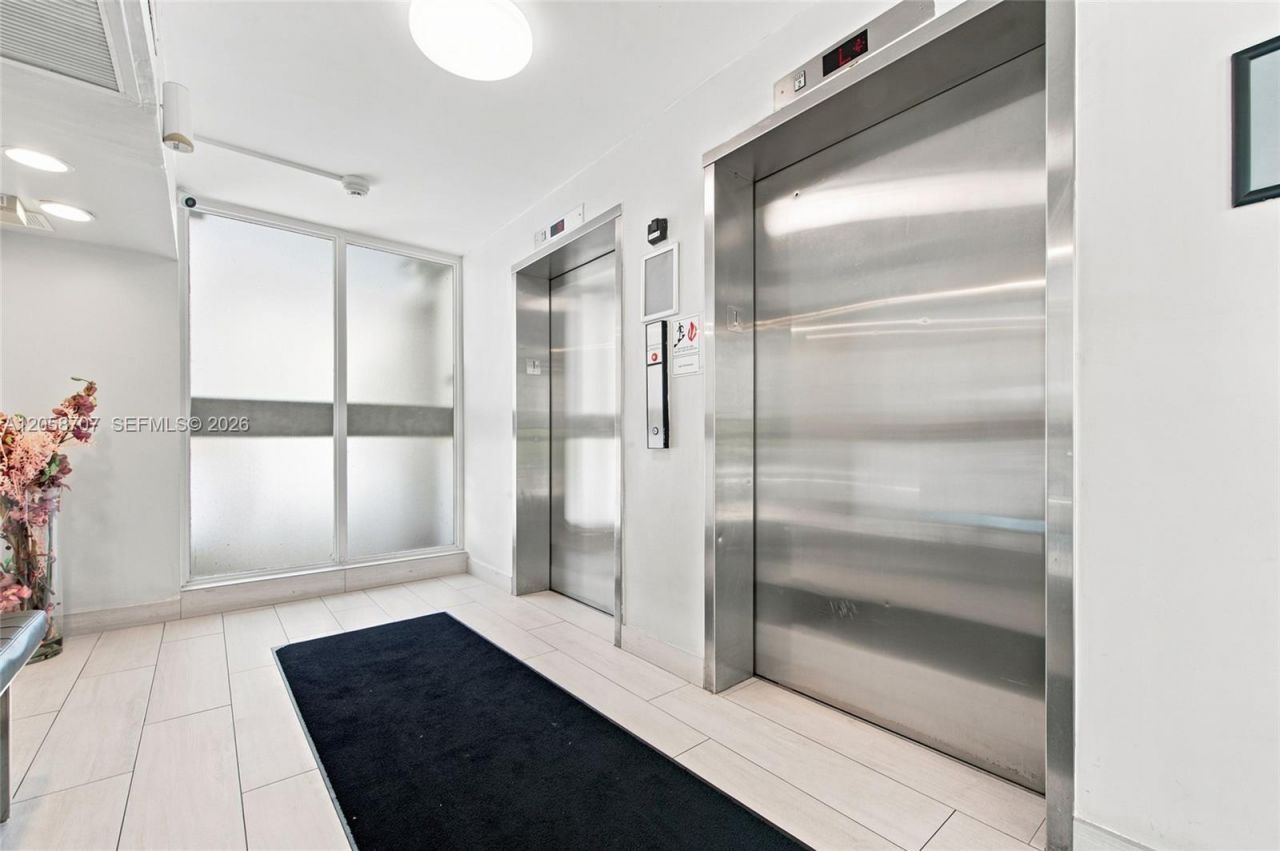 3401 N Country Club Dr , Unit 804, Aventura, FL 33180 Photo
