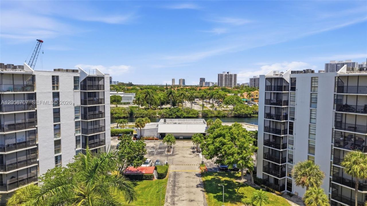 3401 N Country Club Dr , Unit 804, Aventura, FL 33180 Photo
