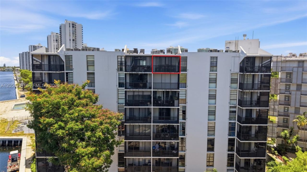 3401 N Country Club Dr , Unit 804, Aventura, FL 33180 Photo