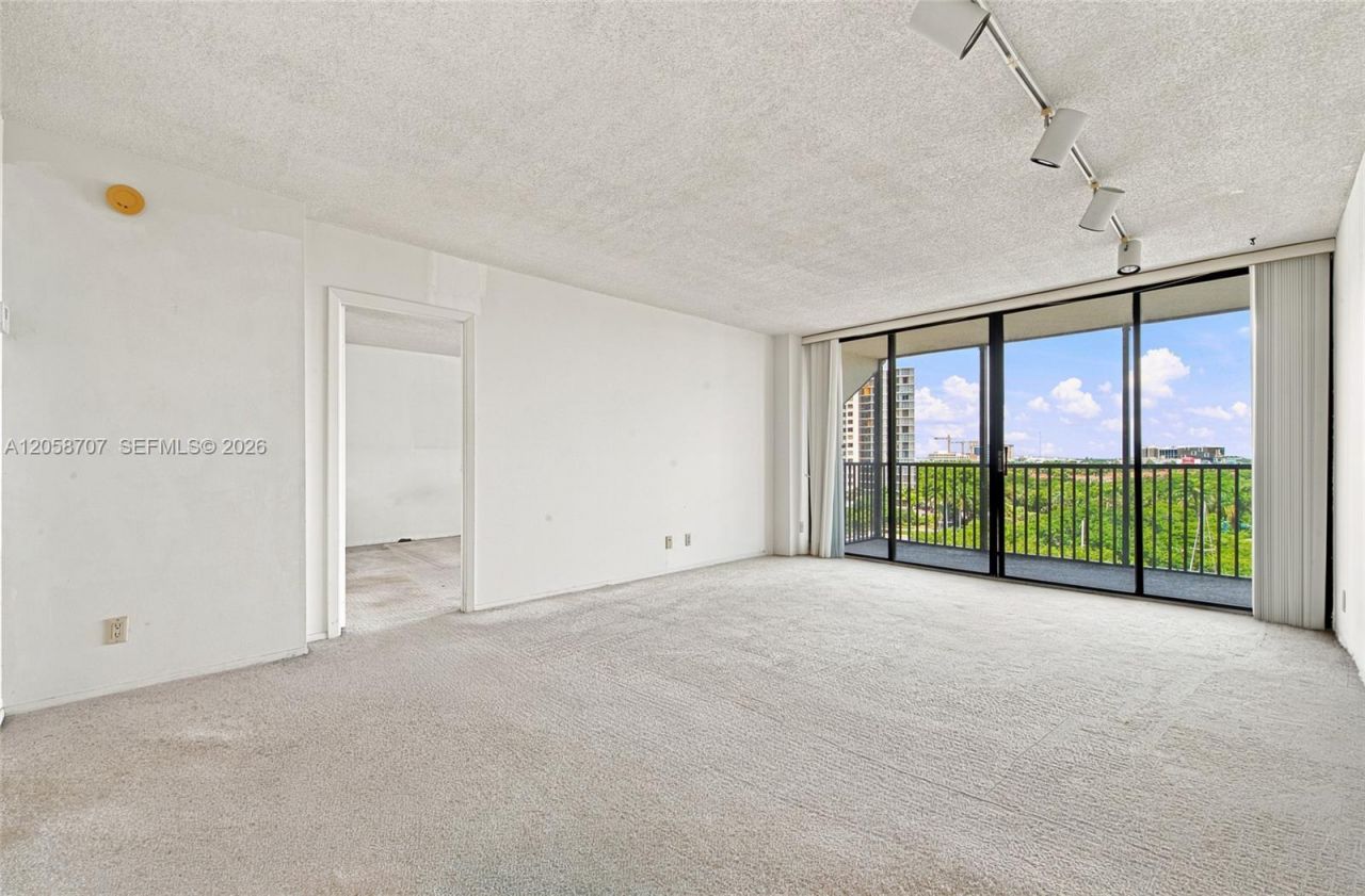 3401 N Country Club Dr , Unit 804, Aventura, FL 33180 Photo