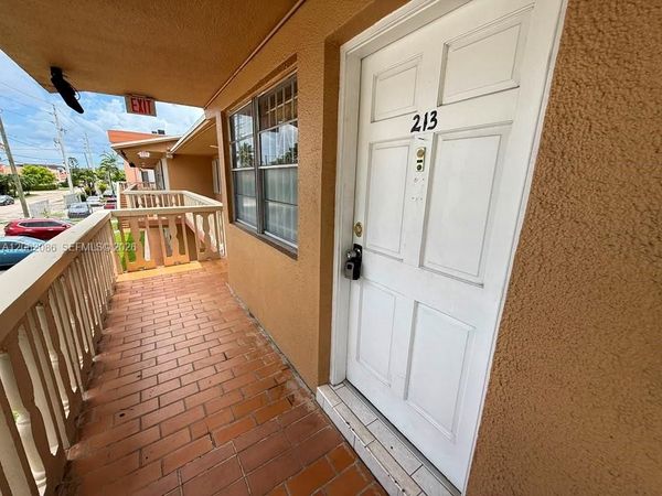 1154 W 35th St , Unit 213, Hialeah, FL 33012