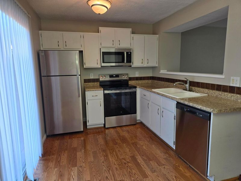 792 Ficus Drive, Unit 28A, Worthington, OH 43085 Photo 3