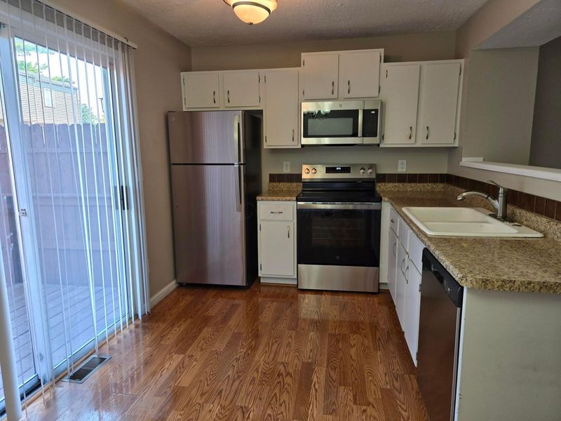 792 Ficus Drive, Unit 28A, Worthington, OH 43085 Photo 4