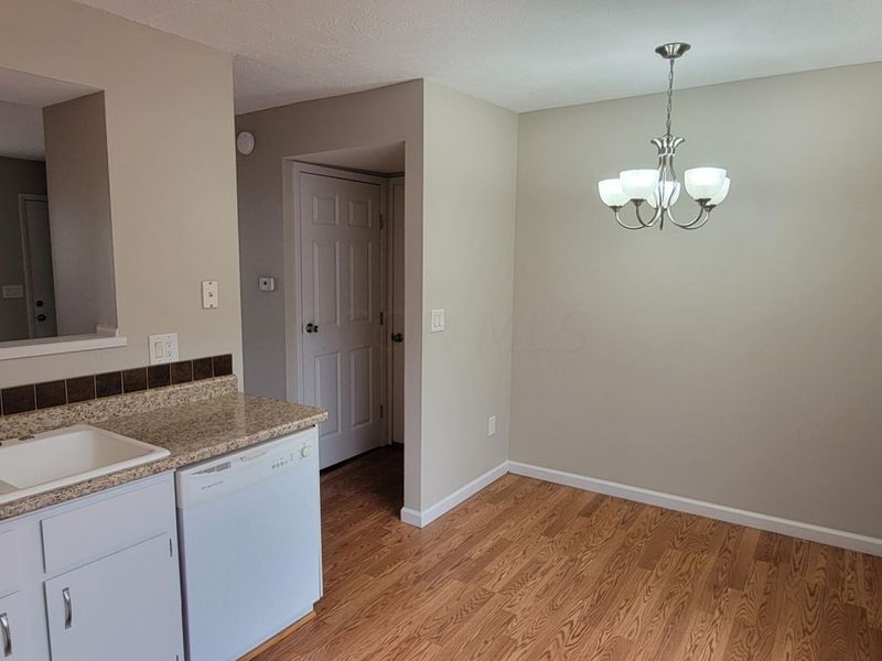 792 Ficus Drive, Unit 28A, Worthington, OH 43085 Photo 5