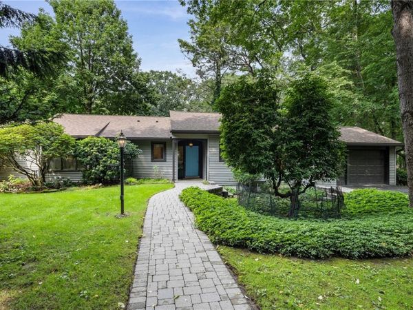 354 Oakridge Drive, Rochester, NY 14617