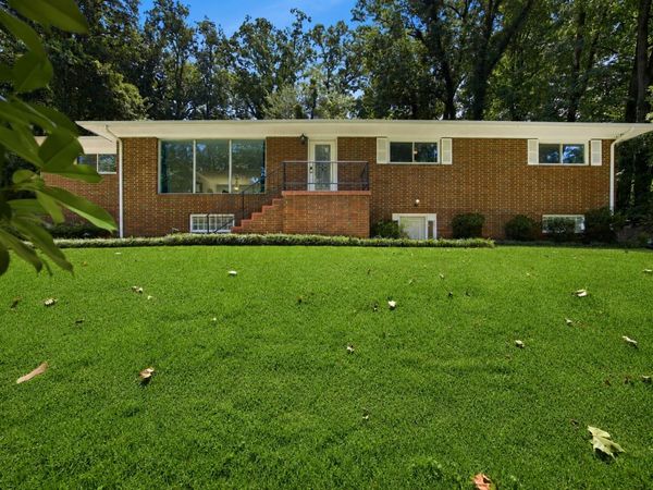 610 W Shadowlawn Dr, Chattanooga, TN 37404
