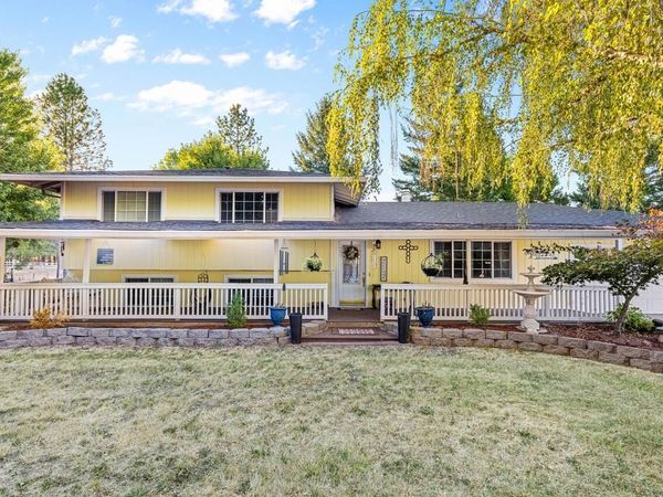 255 Queens Branch Road, Rogue River, OR 97537