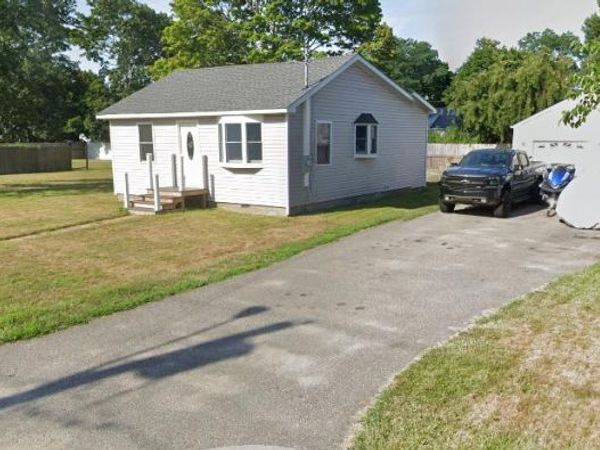 162 Bayview Drive , Mastic Beach, NY 11951
