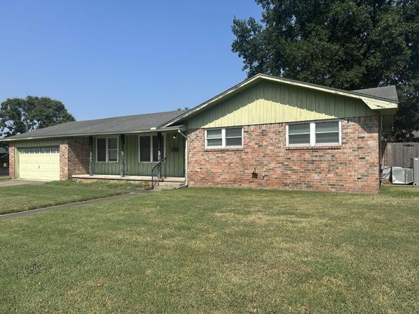 1228 Sky Lane , Miami, OK 74354