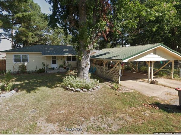610 Pine Street , Miami, OK 74354