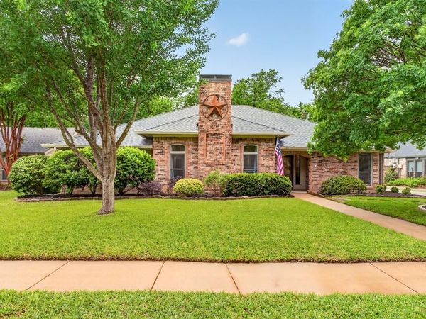 2932 S Creekwood Drive, Grapevine, TX 76051