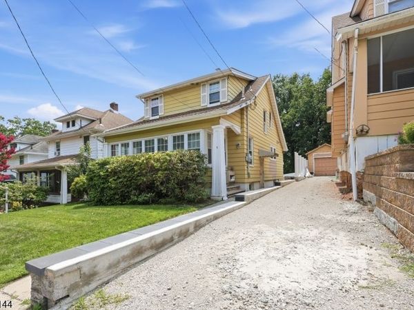 7 Henderson St, Passaic, NJ 07055
