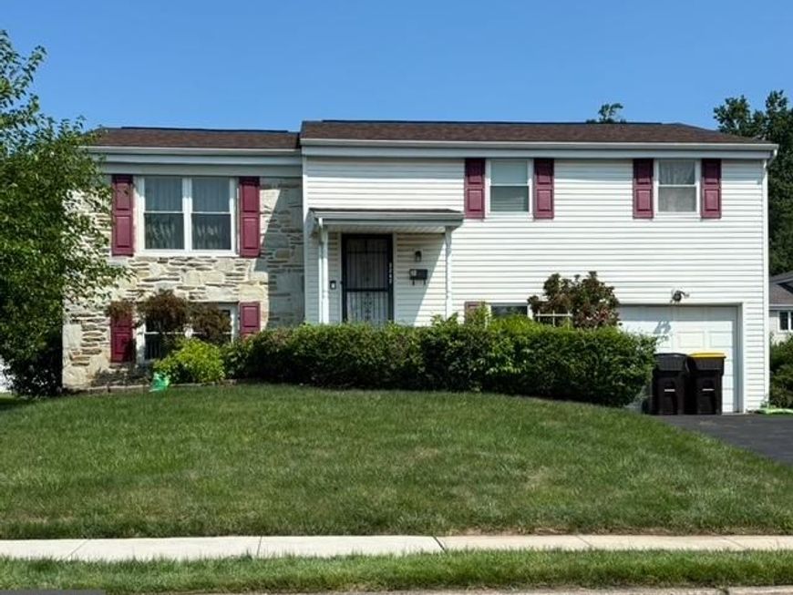 3242 Parkview Drive, Bensalem, PA 19020 Main Photo