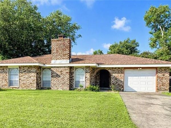 417 MONCLA Avenue , Belle Chasse, LA 70037