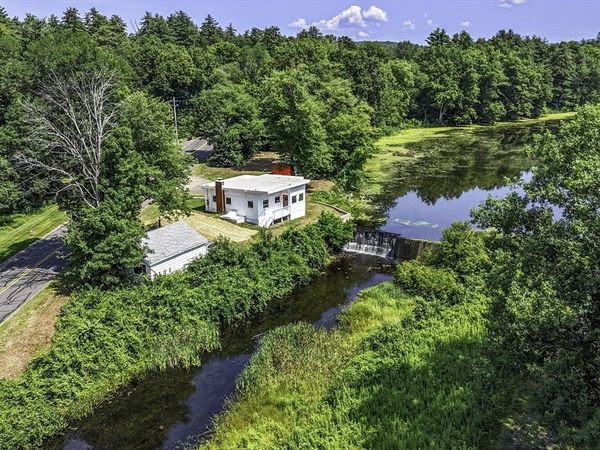 23 School Street, Granby, MA 01033
