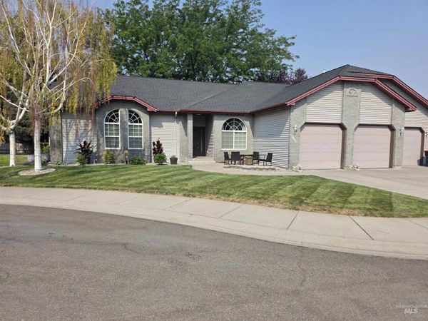 1041 Warm Springs Pl, Twin Falls, ID 83301