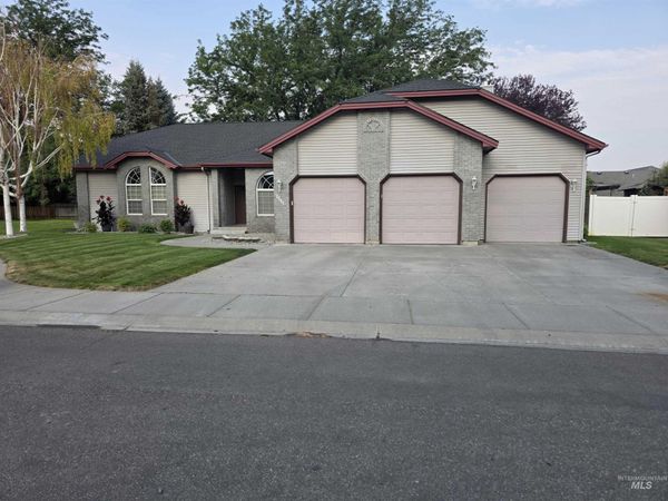 1041 Warm Springs Pl, Twin Falls, ID 83301