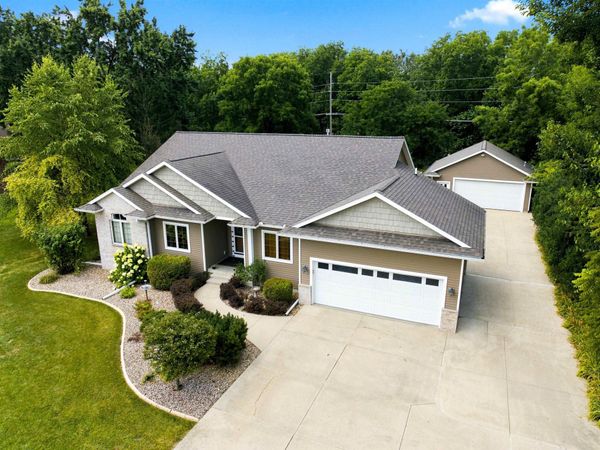 3627 S Main Street, Cedar Falls, IA 50613