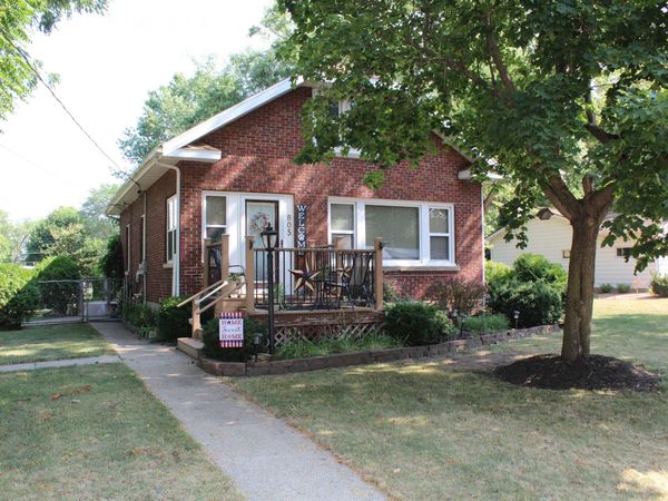805 E Briar Lane, Beloit, WI 53511