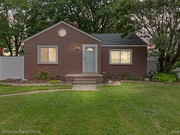 34835 Koch Avenue, Sterling Heights, MI 48310