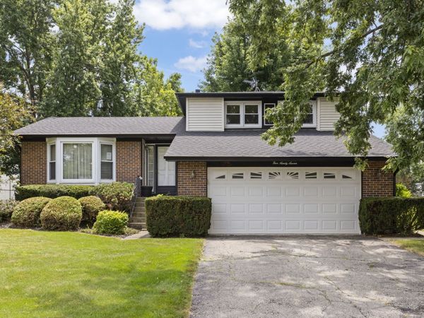 597 Piccadilly Lane , Bolingbrook, IL 60440