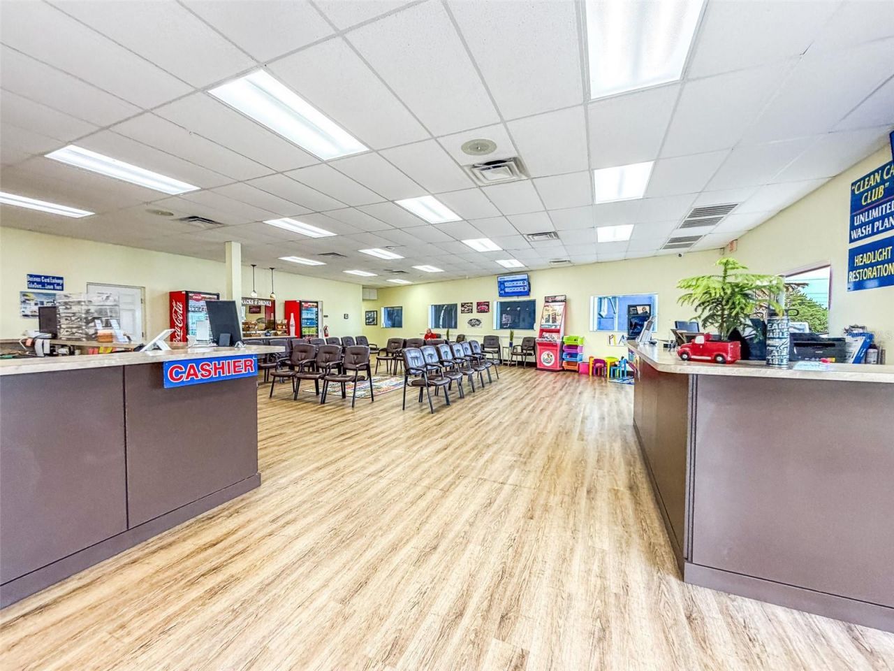 1108 Commercial Way , Spring Hill, FL 34606 Photo