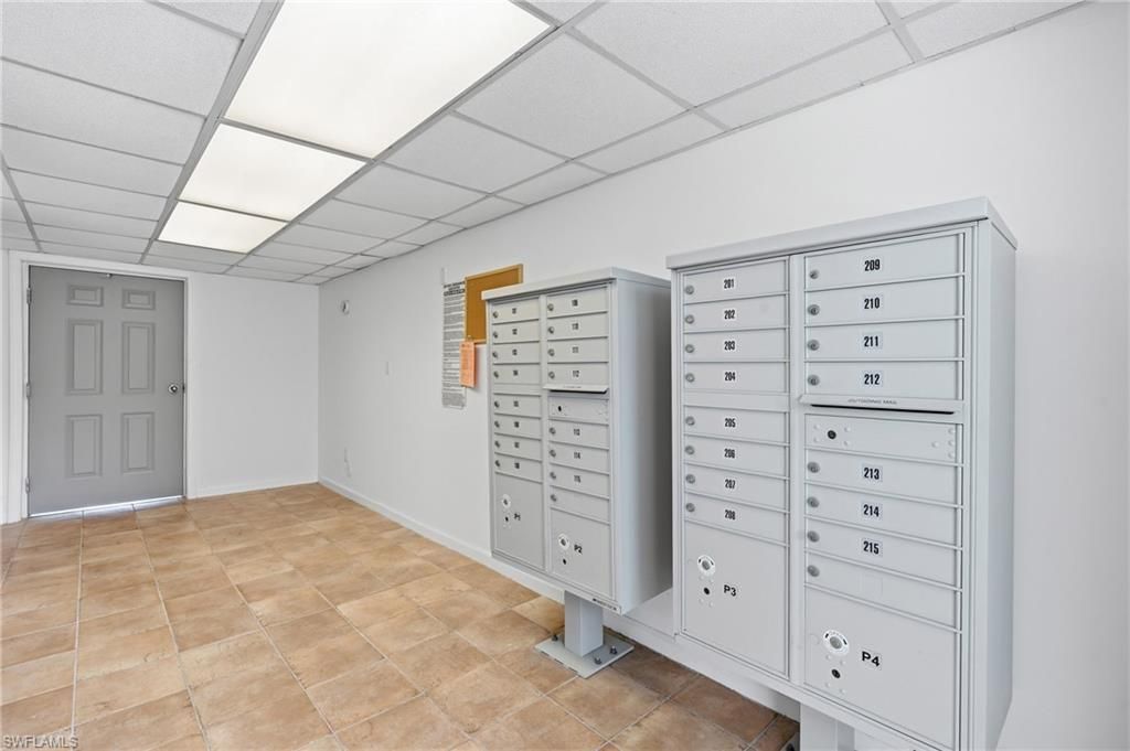 2590 1st St , Unit 202, Fort Myers, FL 33901 Photo