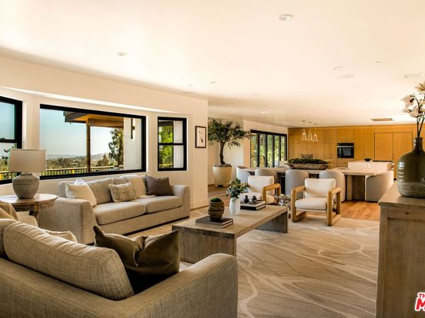 122 Patrician Way, Pasadena, CA 91105