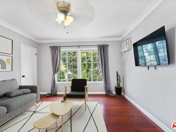 6226 1/2 De Longpre Avenue, Los Angeles, CA 90028