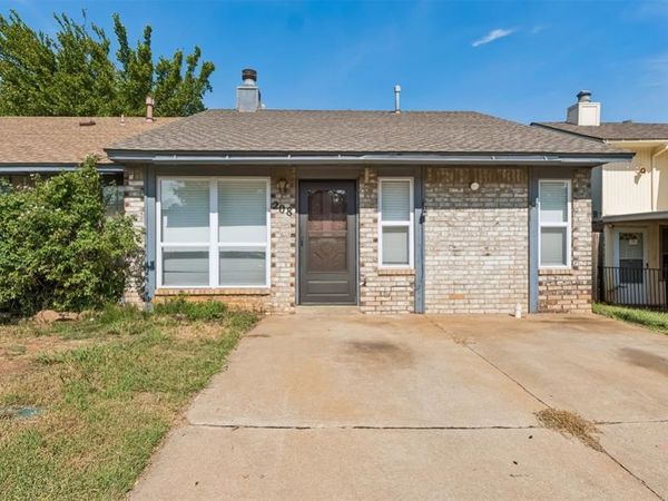 208 Hudson Place, Midwest City, OK 73110