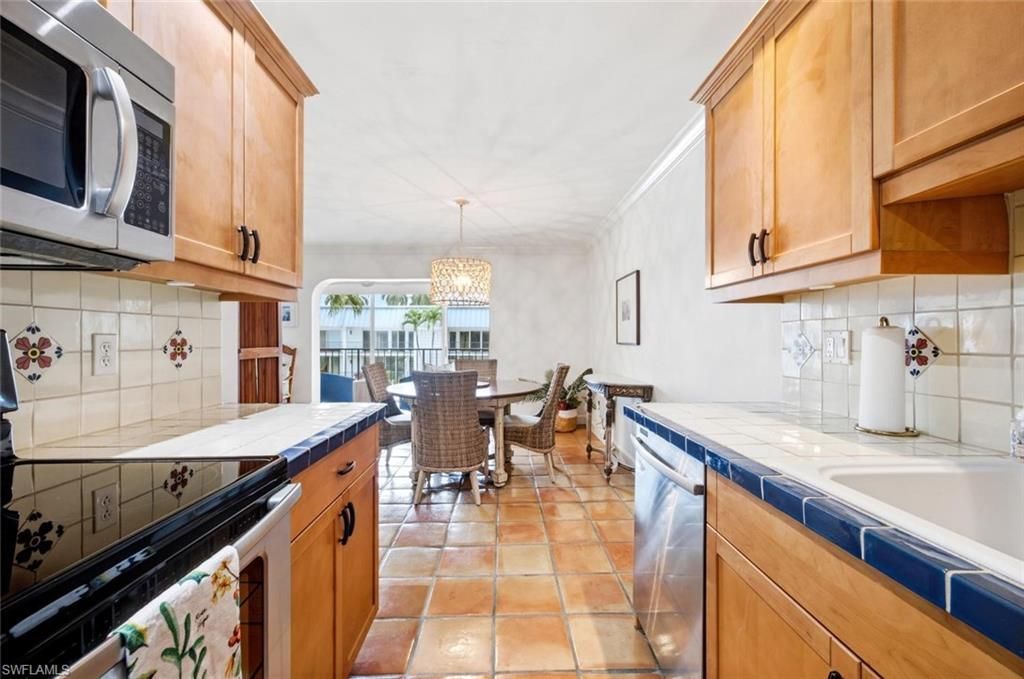 333 Harbour Dr, Unit 209, Naples, FL 34103 Photo