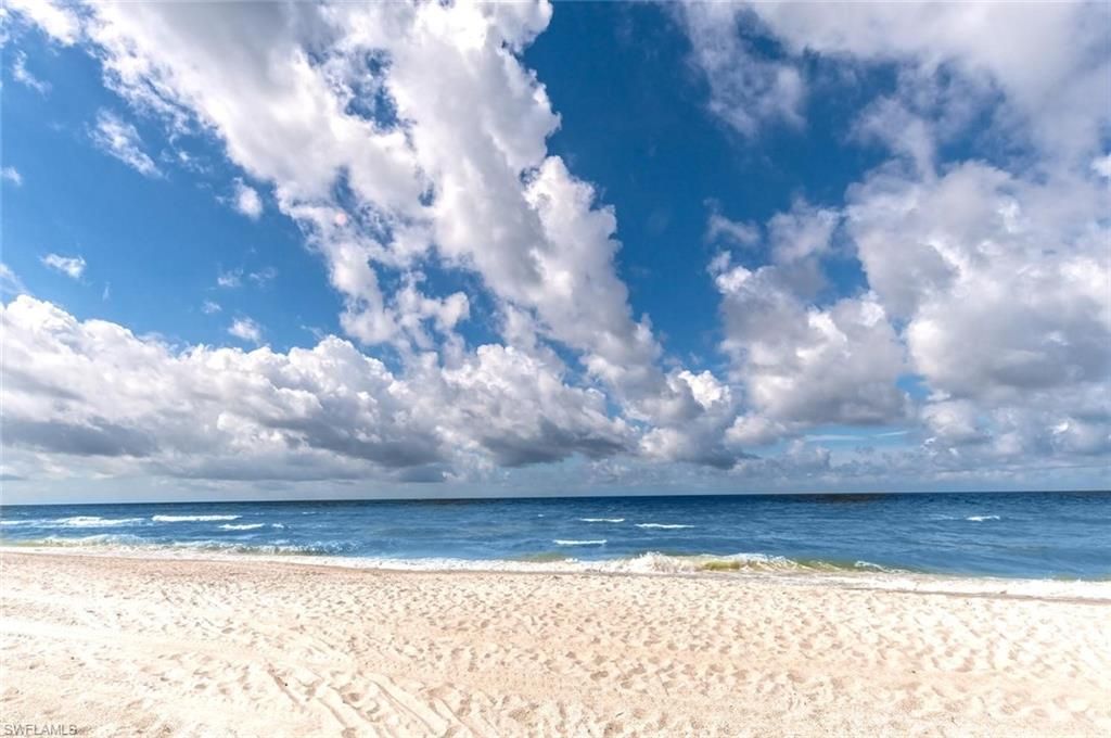 333 Harbour Dr, Unit 209, Naples, FL 34103 Photo