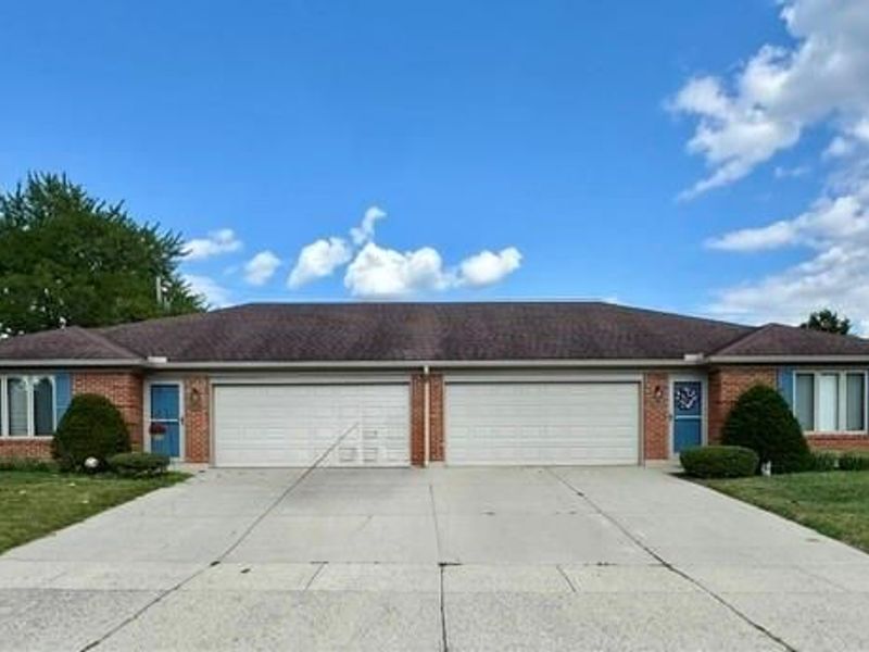 7620 Forest Green Court, Dayton, OH 45414 Photo 1