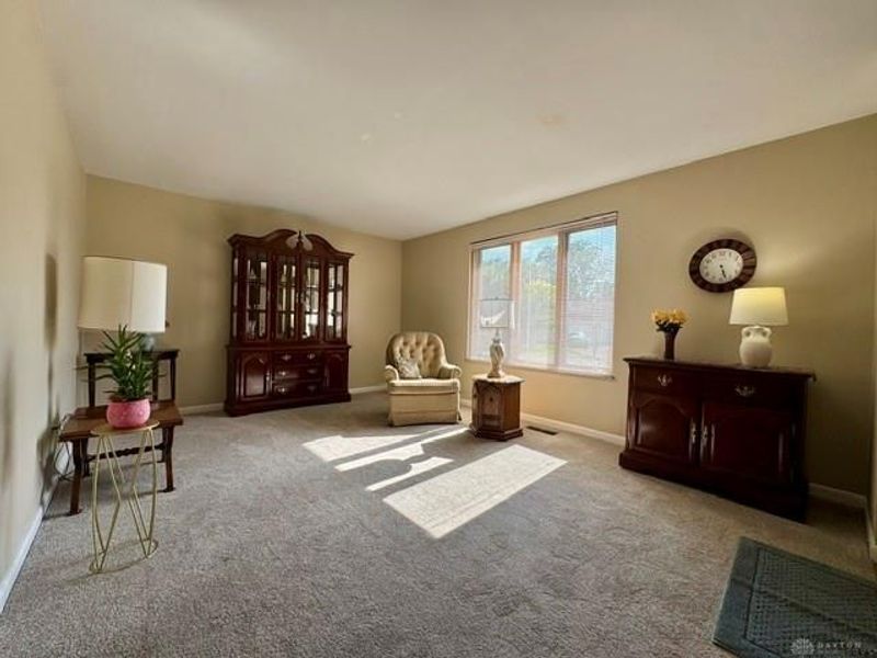 7620 Forest Green Court, Dayton, OH 45414 Photo 9