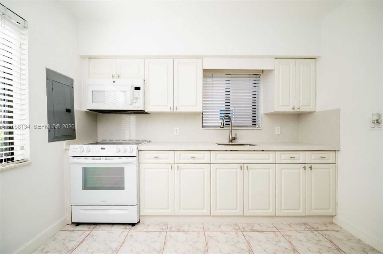 2340 SW 16th St , Miami, FL 33145 Photo