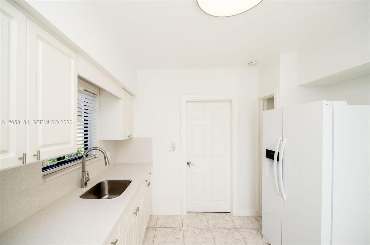 2340 SW 16th St , Miami, FL 33145 Photo