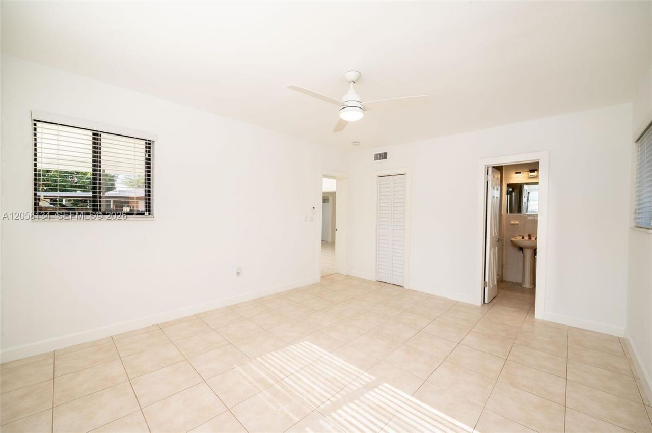 2340 SW 16th St , Miami, FL 33145 Photo