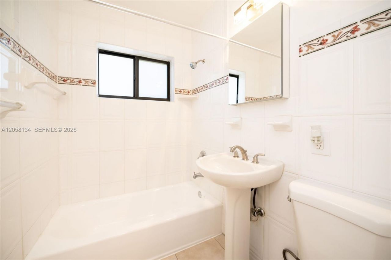 2340 SW 16th St , Miami, FL 33145 Photo