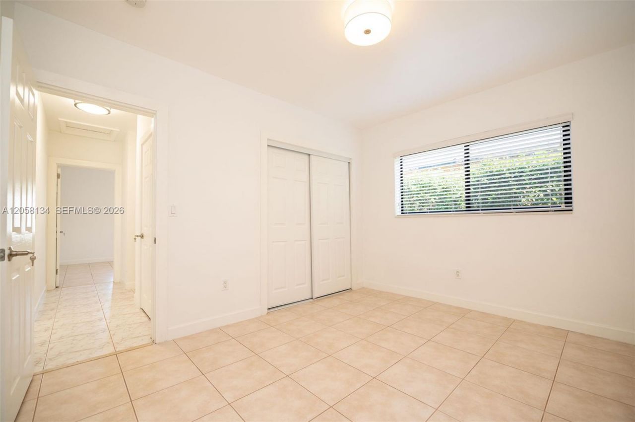 2340 SW 16th St , Miami, FL 33145 Photo