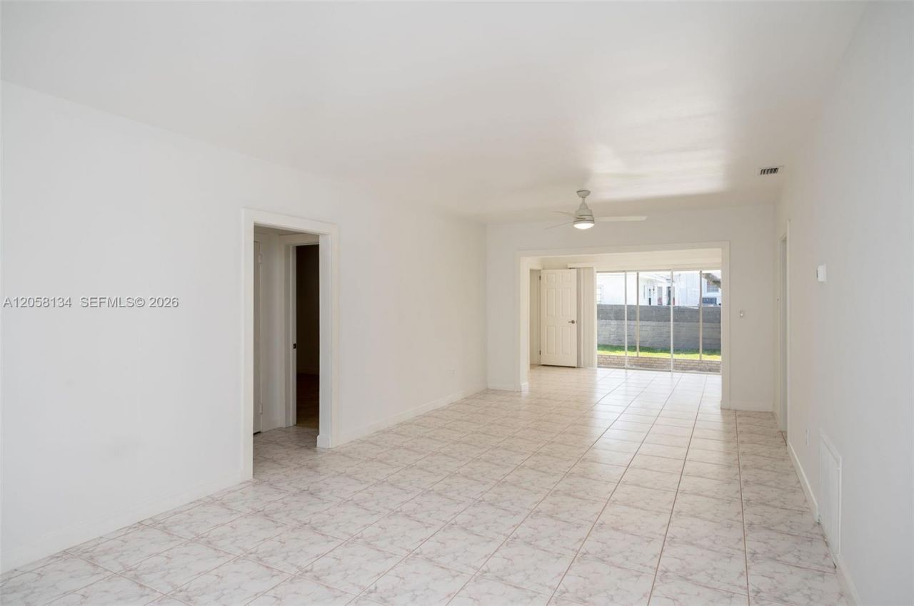 2340 SW 16th St , Miami, FL 33145 Photo