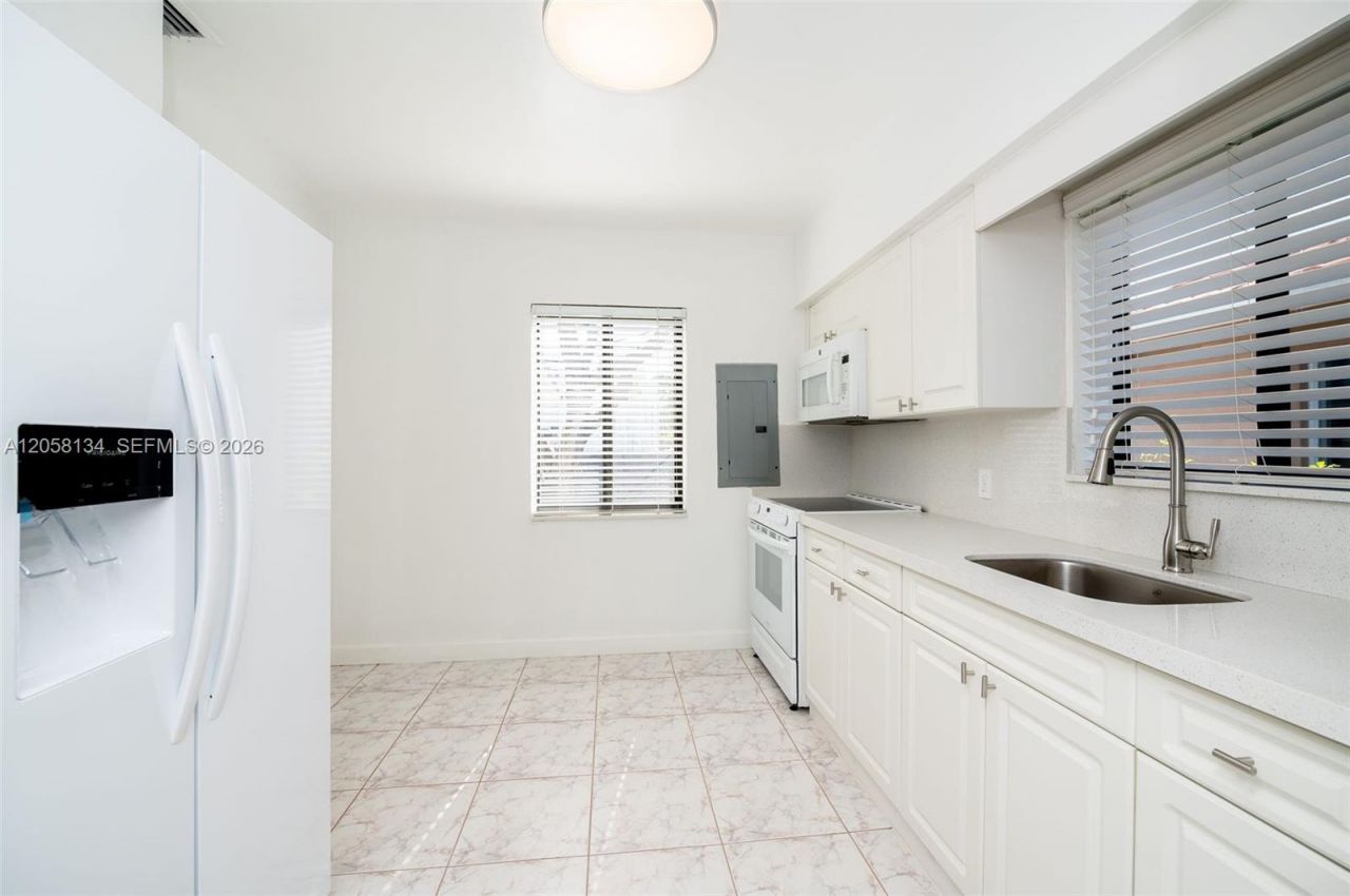 2340 SW 16th St , Miami, FL 33145 Photo