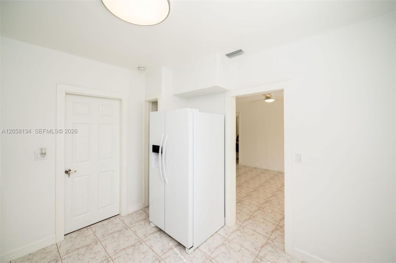 2340 SW 16th St , Miami, FL 33145 Photo