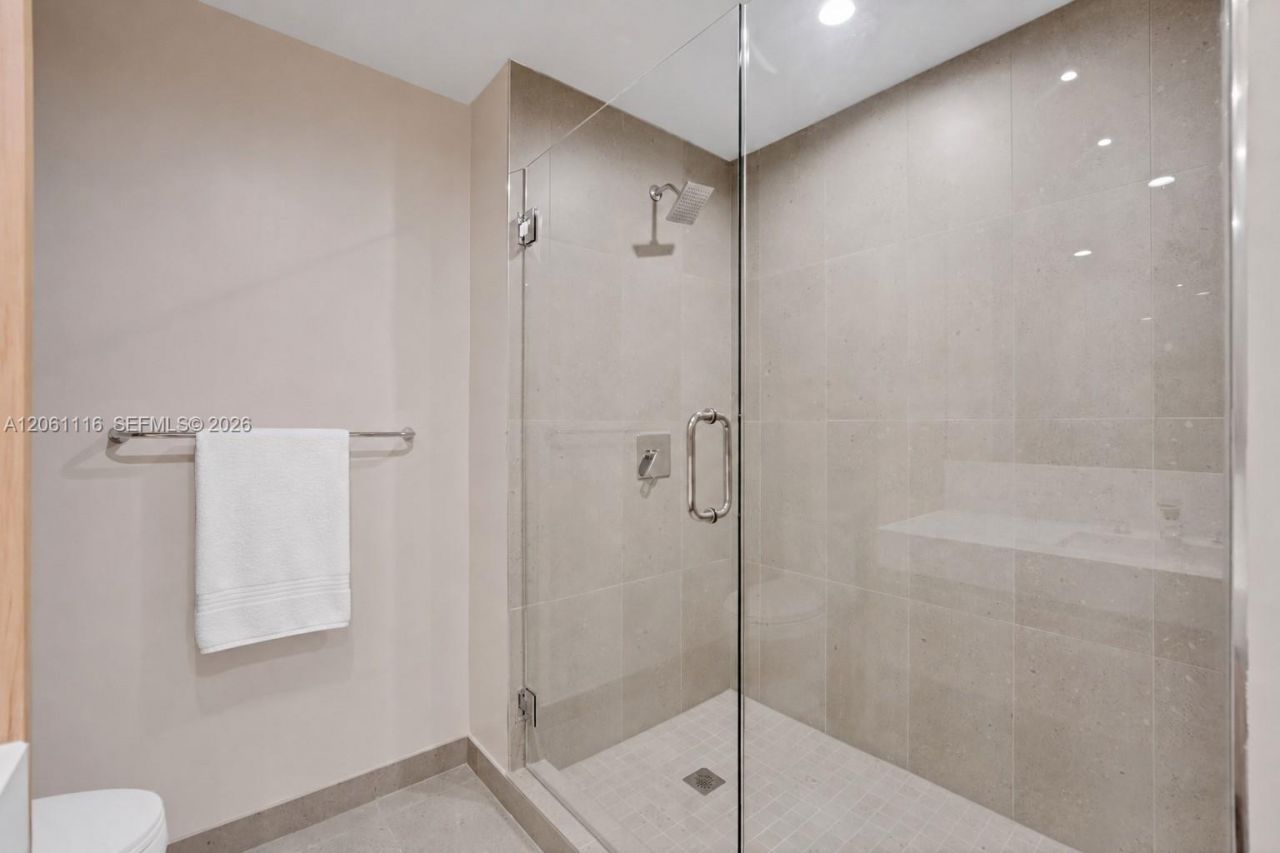 11 NE 6th St, Unit 809, Miami, FL 33132 Photo